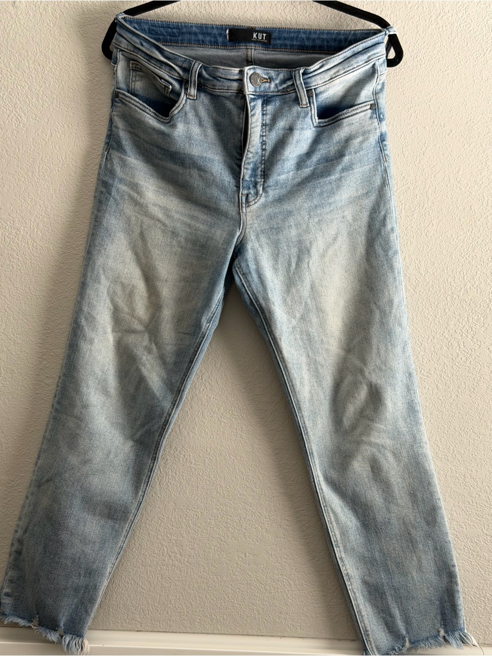 Kut from the Kloth Light Wash women’s  Jeans — Classic Slim Fit in Light Blue